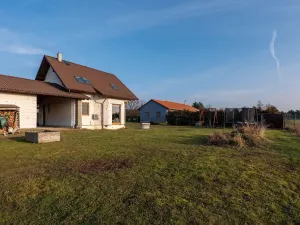 Prodej rodinného domu, Běrunice, Spojovací, 140 m2