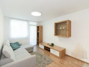 Pronájem bytu 2+kk, Praha - Hloubětín, Slévačská, 57 m2
