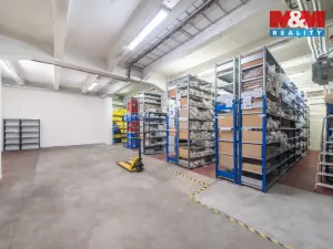 Pronájem kanceláře, Plzeň - Božkov, Božkovské náměstí, 467 m2