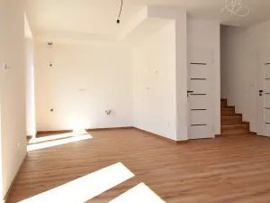 Pronájem rodinného domu, Jenišov, Slunná, 117 m2