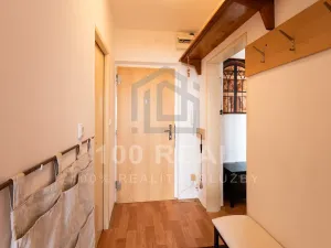 Pronájem bytu 2+kk, Hradec Králové, Veverkova, 53 m2