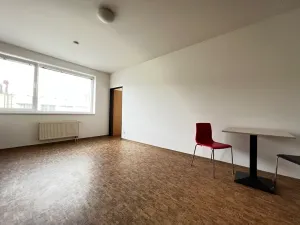 Pronájem bytu 2+kk, Praha - Smíchov, Křížová, 35 m2