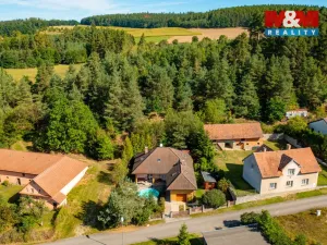 Prodej rodinného domu, Hajany, 285 m2