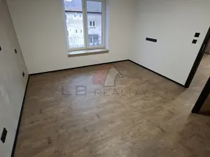 Pronájem bytu 3+1, Kolín, Kpt. Jaroše, 95 m2