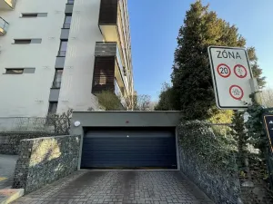 Pronájem garážového stání, Praha - Libeň, V mezihoří, 20 m2