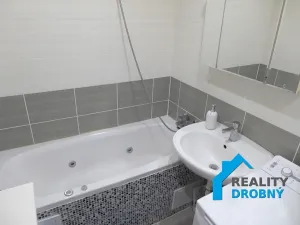 Pronájem bytu 2+1, Děčín, Kosmonautů, 63 m2