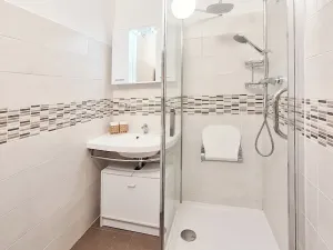 Pronájem bytu 4+1, Praha - Kobylisy, Chabařovická, 97 m2