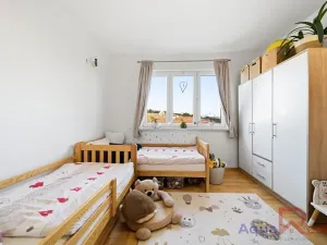 Prodej bytu 3+kk, Ostrov, Vančurova, 70 m2