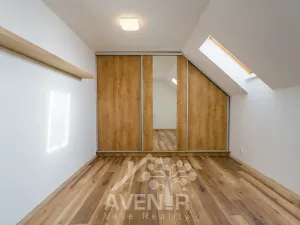 Prodej rodinného domu, Josefův Důl, 200 m2