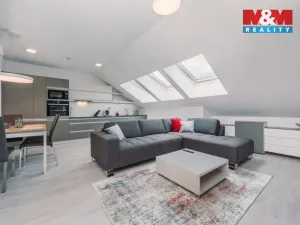 Pronájem bytu 2+kk, Pardubice - Zelené Předměstí, Na Hrádku, 68 m2