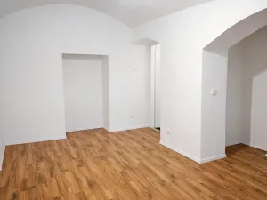 Pronájem obchodního prostoru, Praha - Strašnice, Saratovská, 110 m2