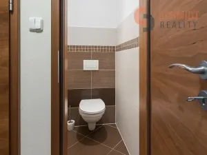Prodej rodinného domu, Hustopeče, U Větrolamu, 300 m2