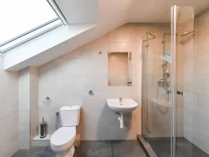 Pronájem činžovního domu, Praha - Hloubětín, Aloisovská, 340 m2