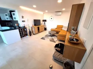 Prodej bytu 3+kk, Malinska, Chorvatsko, 94 m2