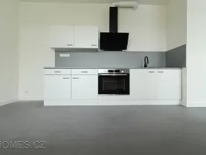 Pronájem bytu 1+kk, Praha - Vysočany, Pod Harfou, 40 m2