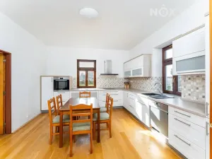 Prodej rodinného domu, Březno, 380 m2