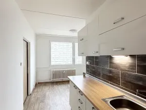 Pronájem bytu 2+1, Chomutov, Březenecká, 64 m2