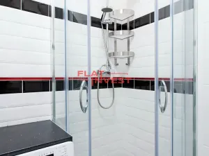 Pronájem bytu 1+kk, Praha - Kobylisy, Vršní, 28 m2