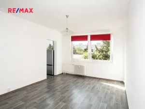 Pronájem bytu 1+kk, Praha - Modřany, Angelovova, 30 m2