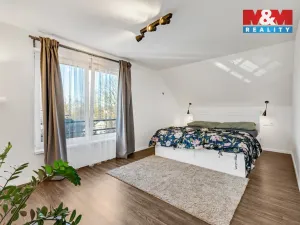 Pronájem rodinného domu, Bavoryně - U Vodojemu, 210 m2