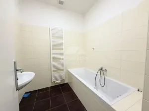 Pronájem bytu 2+1, Plzeň, náměstí Republiky, 69 m2