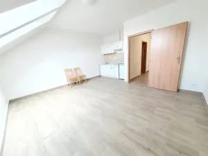 Pronájem bytu 1+kk, Praha - Slivenec, Ke Smíchovu, 31 m2