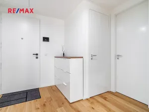 Prodej bytu 2+kk, Praha - Smíchov, Podbělohorská, 61 m2
