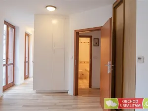 Pronájem bytu 1+kk, Praha, Kozácká, 30 m2