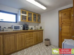 Pronájem skladu, Morašice, 2710 m2