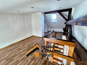 Pronájem atypického bytu, Mladá Boleslav, Husova, 60 m2