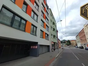 Pronájem garážového stání, Brno, Vranovská, 13 m2