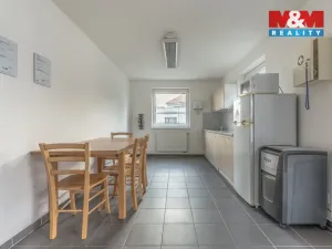 Pronájem kanceláře, Mělník, Nemocniční, 192 m2