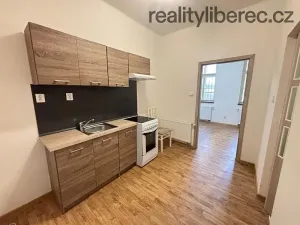 Pronájem bytu 1+1, Liberec, nám. Tržní, 28 m2