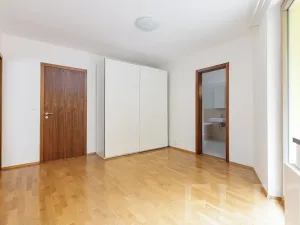 Pronájem bytu 4+kk, Praha - Žižkov, Jeseniova, 117 m2