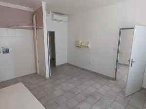 Pronájem kanceláře, Plzeň - Jižní Předměstí, Skrétova, 55 m2