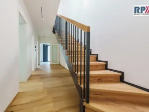 Prodej bytu 5+kk, Praha - Klánovice, U trativodu, 146 m2