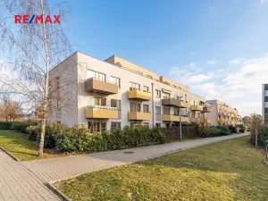 Prodej bytu 2+kk, Praha - Hostavice, U Hostavického potoka, 50 m2