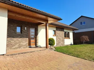 Prodej rodinného domu, Doubravy, 190 m2