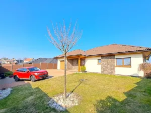 Prodej rodinného domu, Doubravy, 190 m2