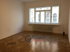 Pronájem bytu 1+1, Praha - Vinohrady, Římská, 42 m2