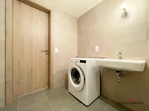 Pronájem bytu 2+kk, Praha, Plzeňská, 63 m2