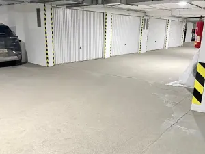 Pronájem garážového stání, Praha - Vršovice, Moskevská, 20 m2