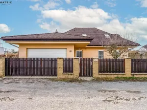 Prodej rodinného domu, Praha - Písnice, V zákopech, 294 m2