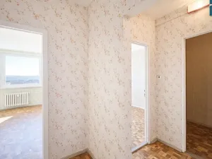 Prodej bytu 2+kk, Praha - Radotín, náměstí Osvoboditelů, 47 m2