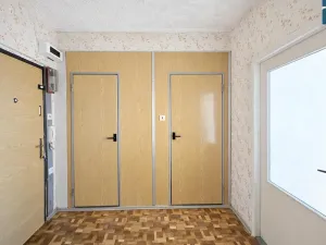 Prodej bytu 2+kk, Praha - Radotín, náměstí Osvoboditelů, 47 m2