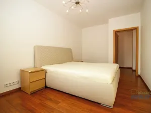 Pronájem bytu 3+kk, Praha - Libeň, Na žertvách, 75 m2