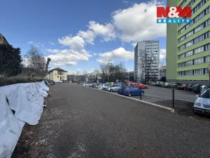 Pronájem garážového stání, Náchod, Českých bratří, 13 m2