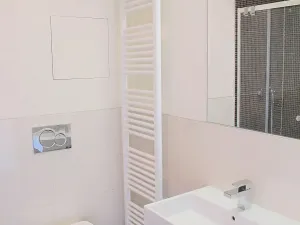 Pronájem bytu 1+kk, Praha - Hlubočepy, Geologická, 32 m2