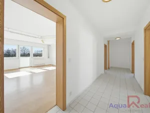 Prodej bytu 4+kk, Karlovy Vary, Okružní, 99 m2