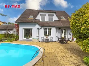 Prodej rodinného domu, Praha - Lochkov, V oudolku, 183 m2